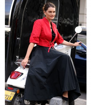 Elegant outfit with a long skirt and a taffeta jacket