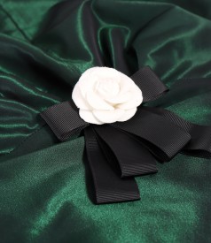 Elegant taffeta dress with detachable brooch at the waist