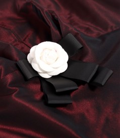Elegant taffeta dress with detachable brooch at the waist