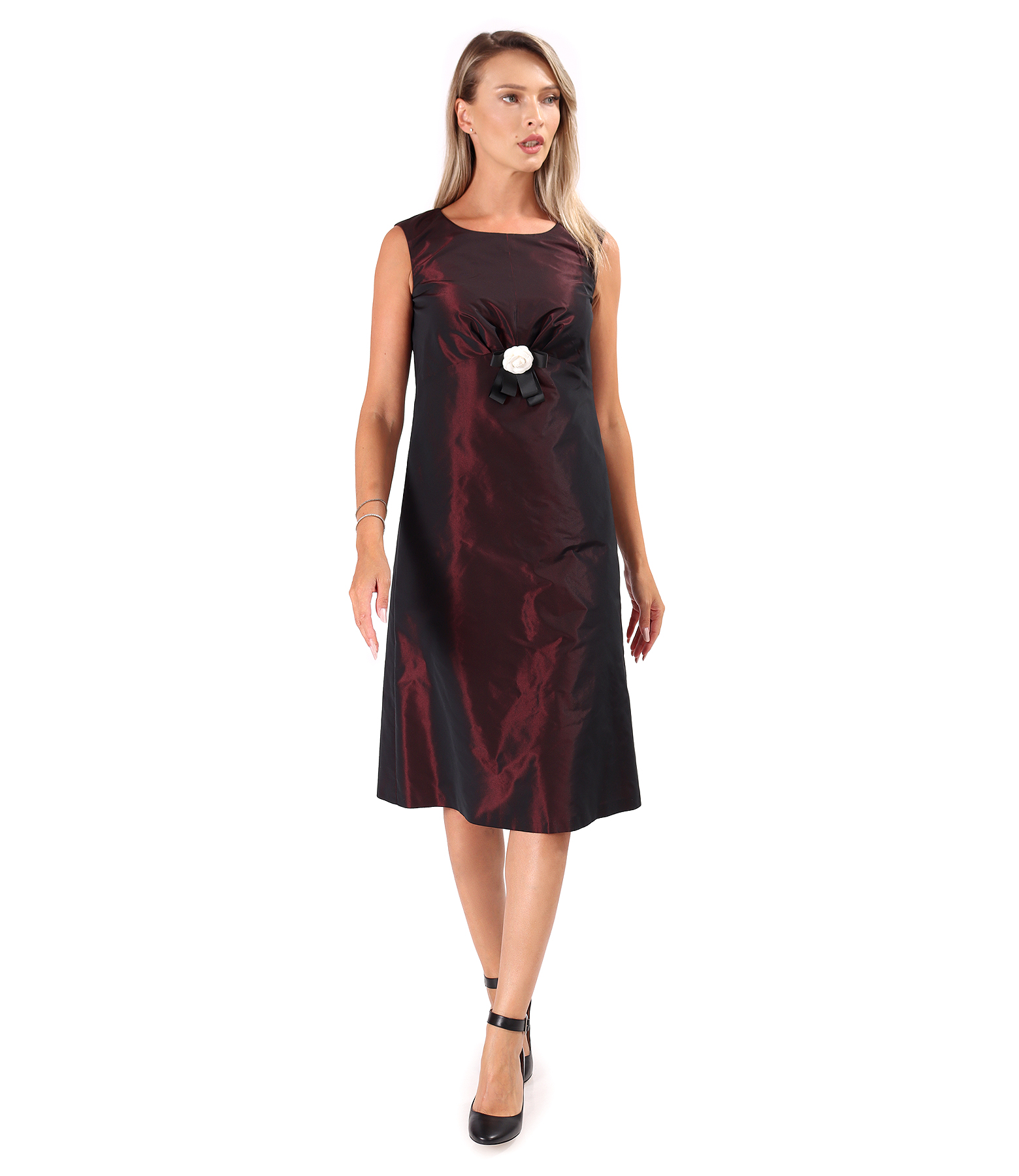 Elegant taffeta dress with detachable brooch at the waist