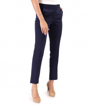 Ankle pants made of elastic fabric