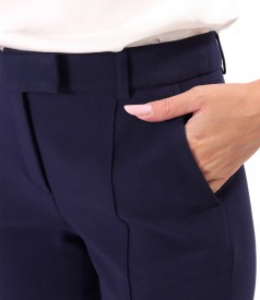 Ankle pants made of elastic fabric