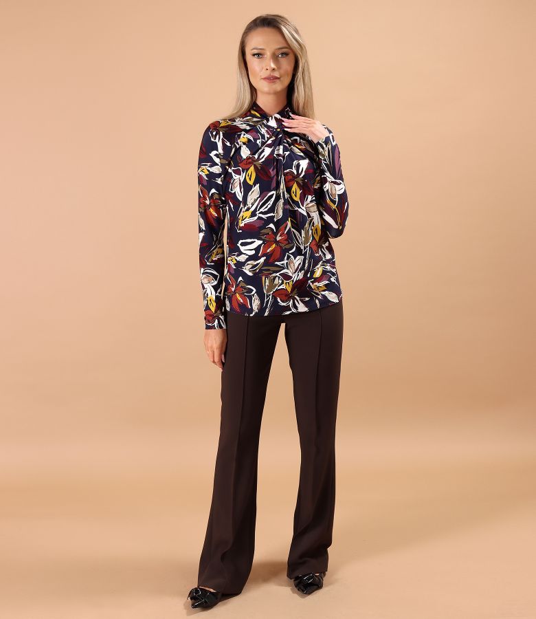 Elastich jersey blouse with pleats at the neckline