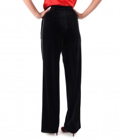 Wide pants made of black elastic velvet