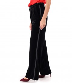 Wide pants made of black elastic velvet