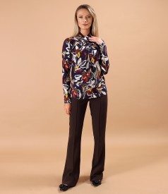 Bluza din jerse elastic cu falduri la decolteu si pantaloni evazati