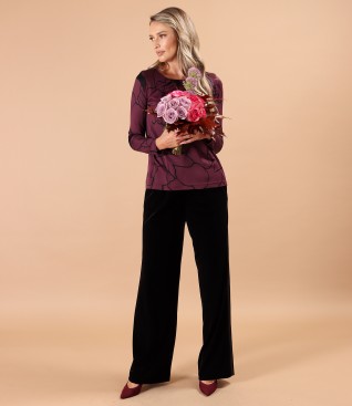 Wide elastic velvet pants with jersey blouse