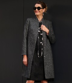 Elegant coat made of fabric with sequins