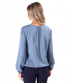 Elegant blouse made of satin-finish viscose