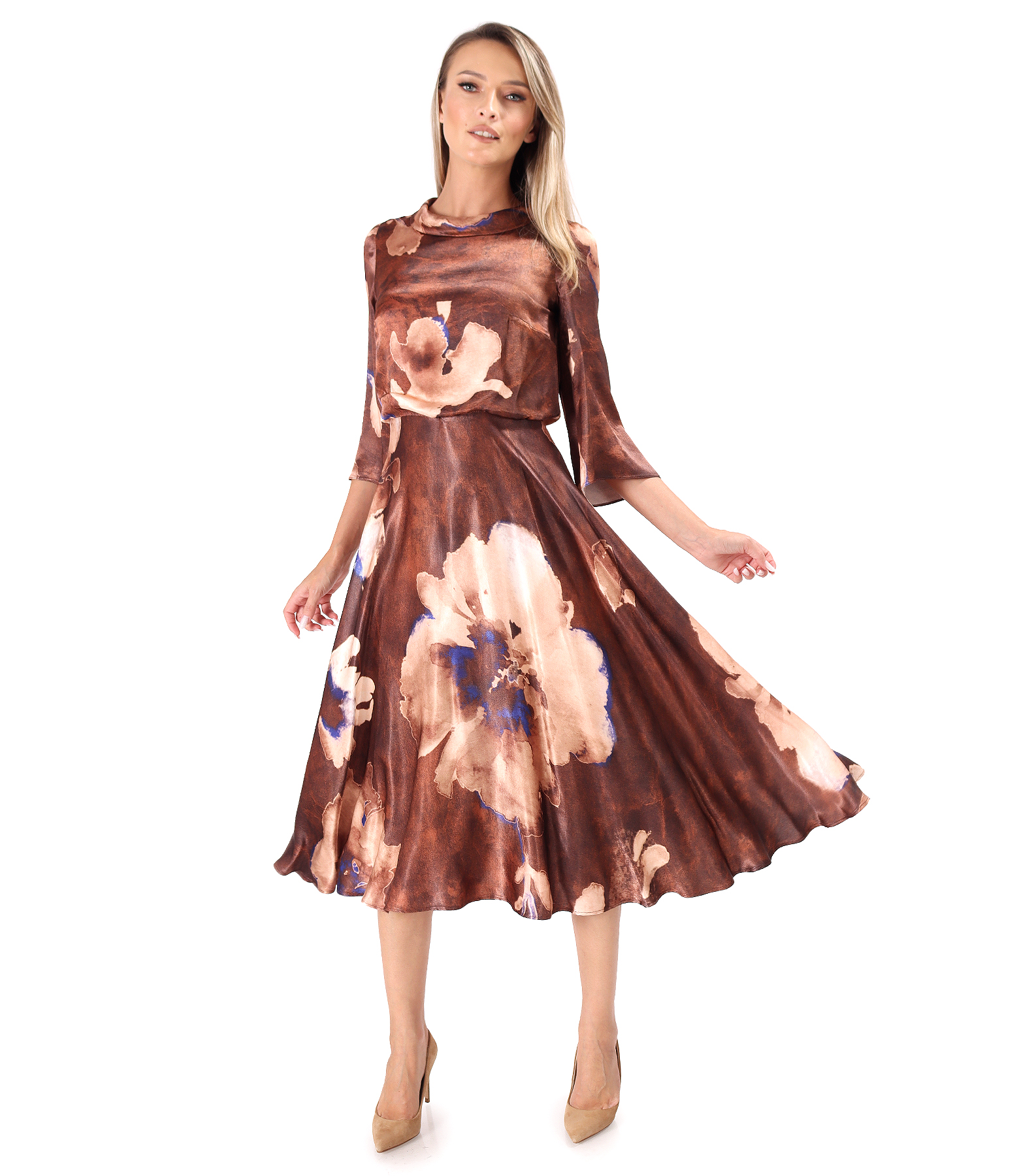 Elegant midi dress made of satin viscose printed with oversized flowers