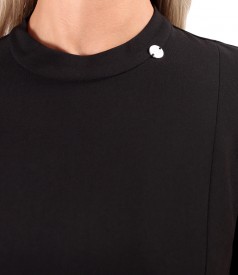 Elegant dress with long flared sleeves