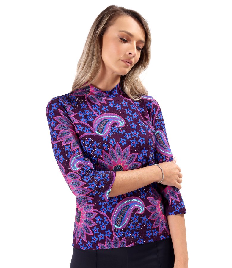Turtleneck made of elastic jersey printed with paisley motifs
