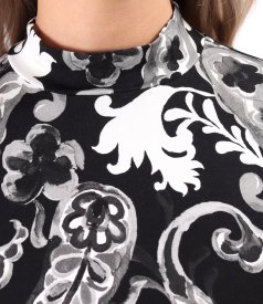 Turtleneck made of elastic jersey printed with floral motifs