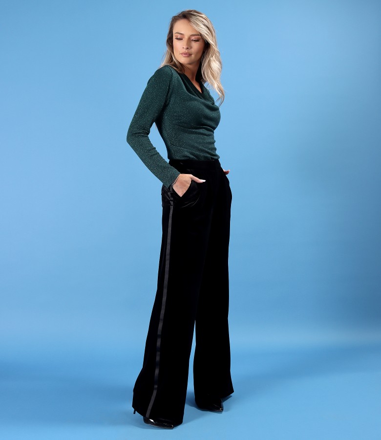 Wide velvet pants with a shiny elastic jersey blouse