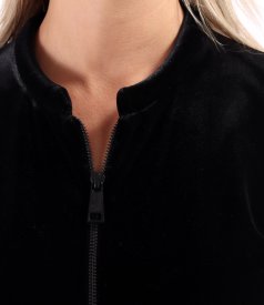 Blouse made of black elastic velvet with a front zipper
