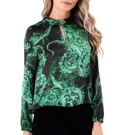 Elegant blouse made of natural silk