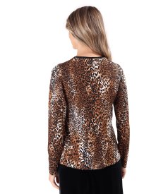 Elastic jersey blouse with animal print and long sleeves