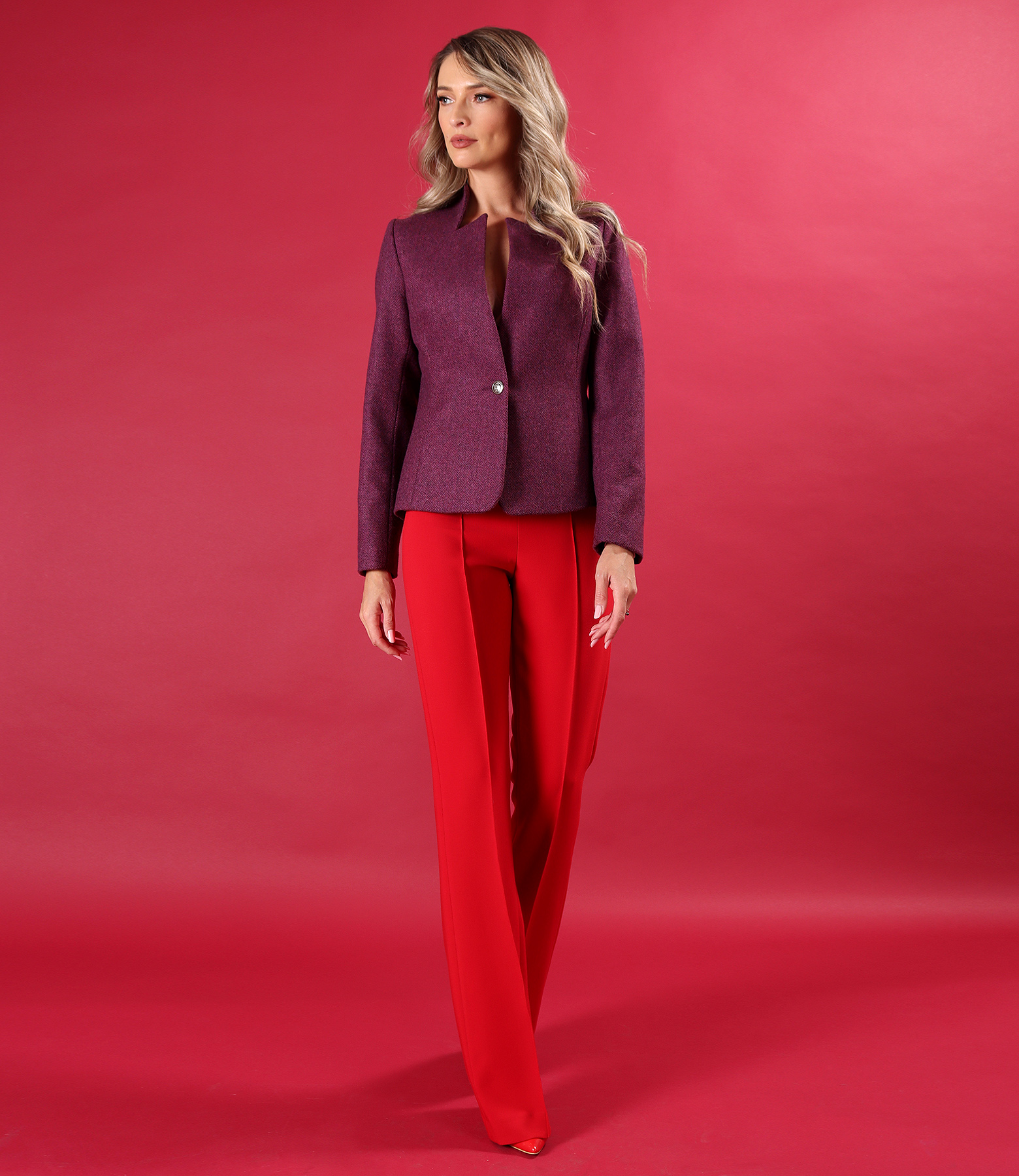 Office outfit with flared pants and a woolen jacket