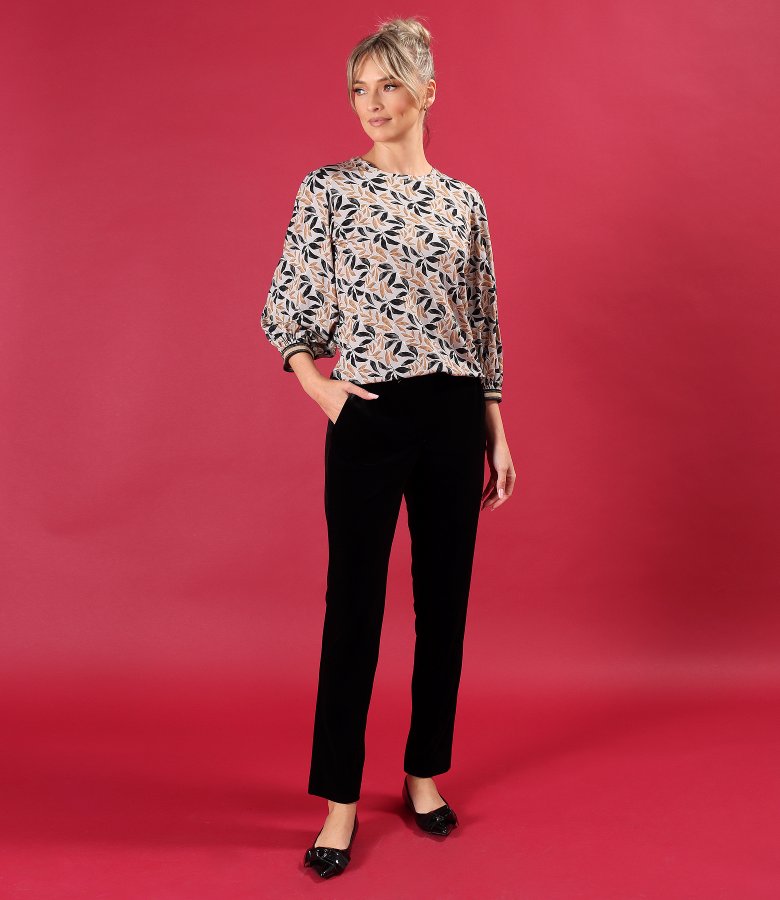 Elastic jersey blouse with mid-length sleeves