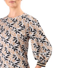 Elastic jersey blouse with mid-length sleeves