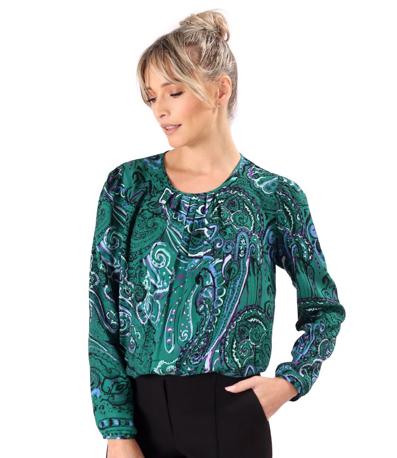 Viscose blouse with pleats at the neckline printed with paisley motifs