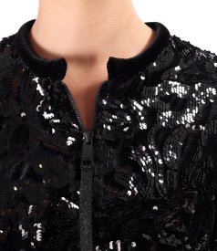 Blouse made of sequins with a zipper on the front