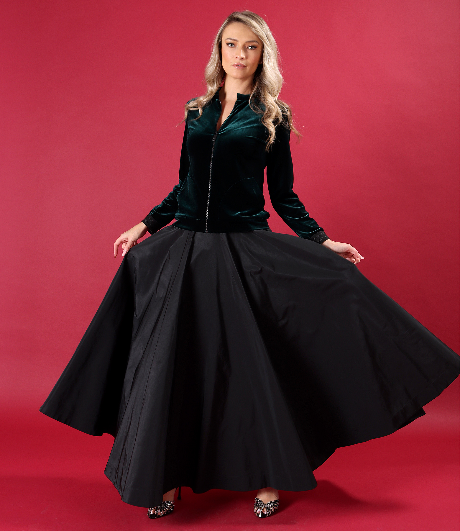 Long taffeta skirt with velvet blouse and front zip fastening