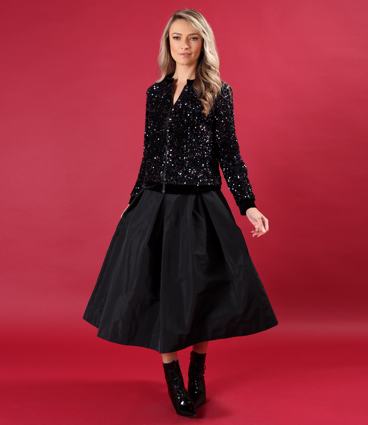 Matte effect taffeta midi skirt and multicolored sequin blouse