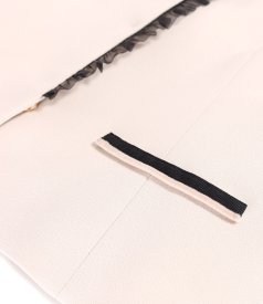 Sacou elegant cu cristal decorativ la decolteu