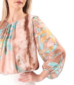 Blouse with folds at the neckline made of printed veil
