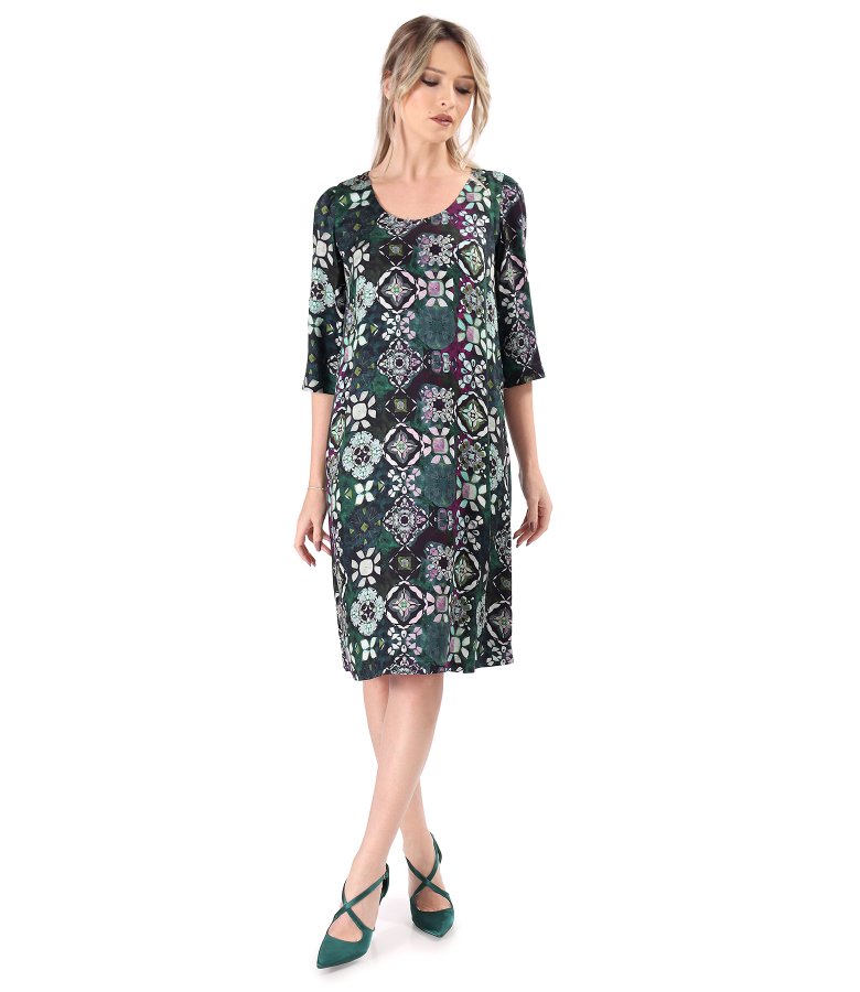 Casual dress made of printed viscose with floral motifs