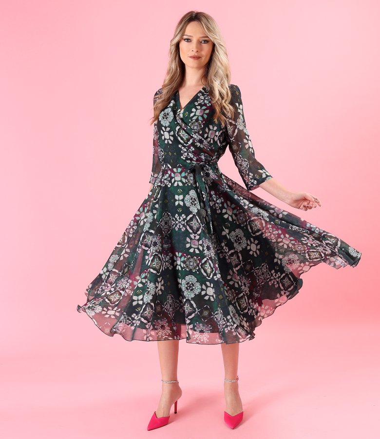 Elegant veil dress printed with floral motifs