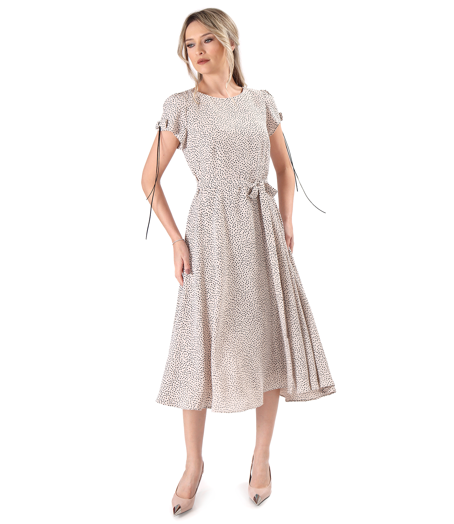 Elegant viscose dress printed with polka dots