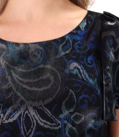 Elegant dress with short wide sleeves