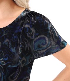 Elegant dress with short wide sleeves