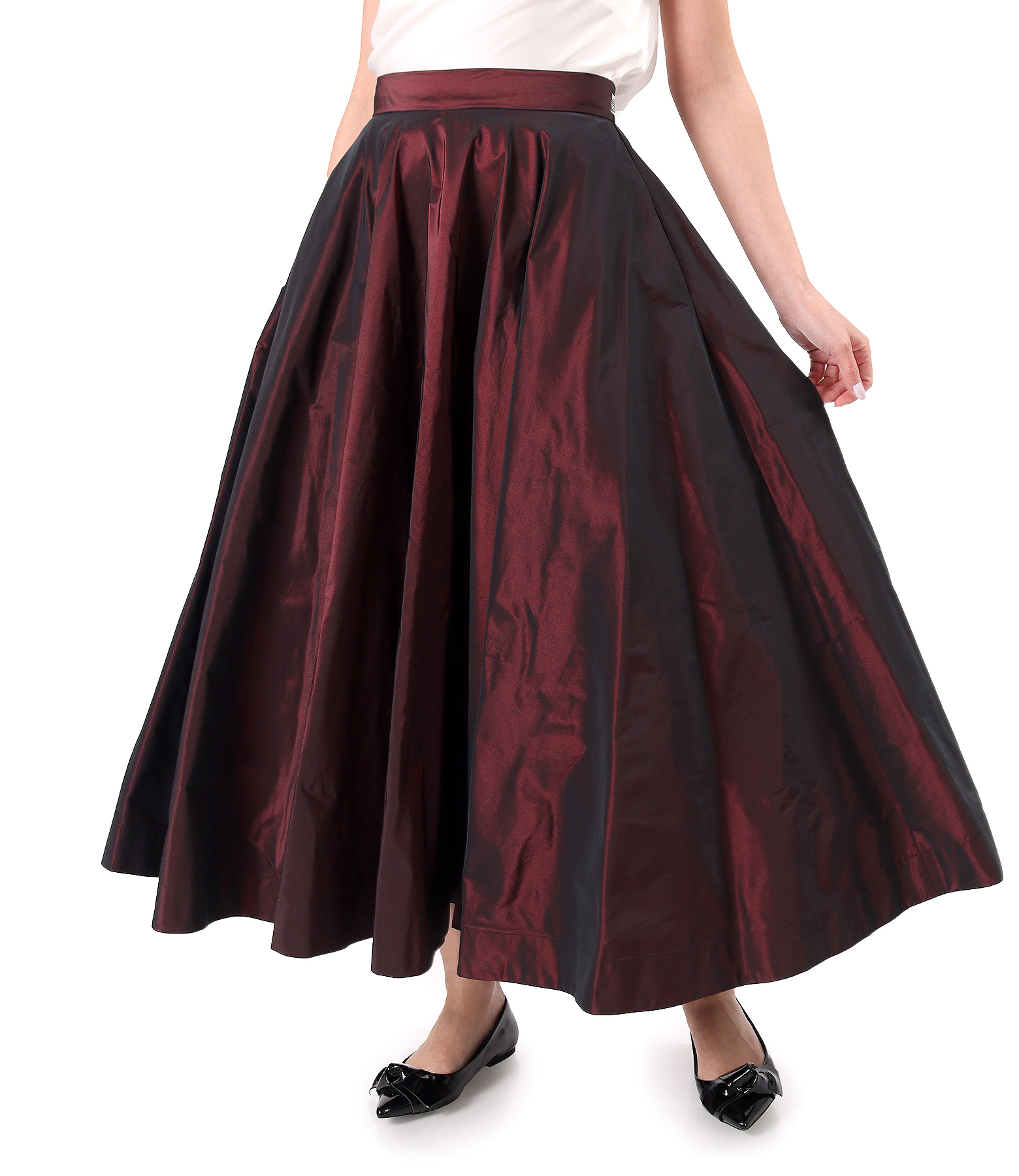 Long taffeta skirt with decorative elastic on the back