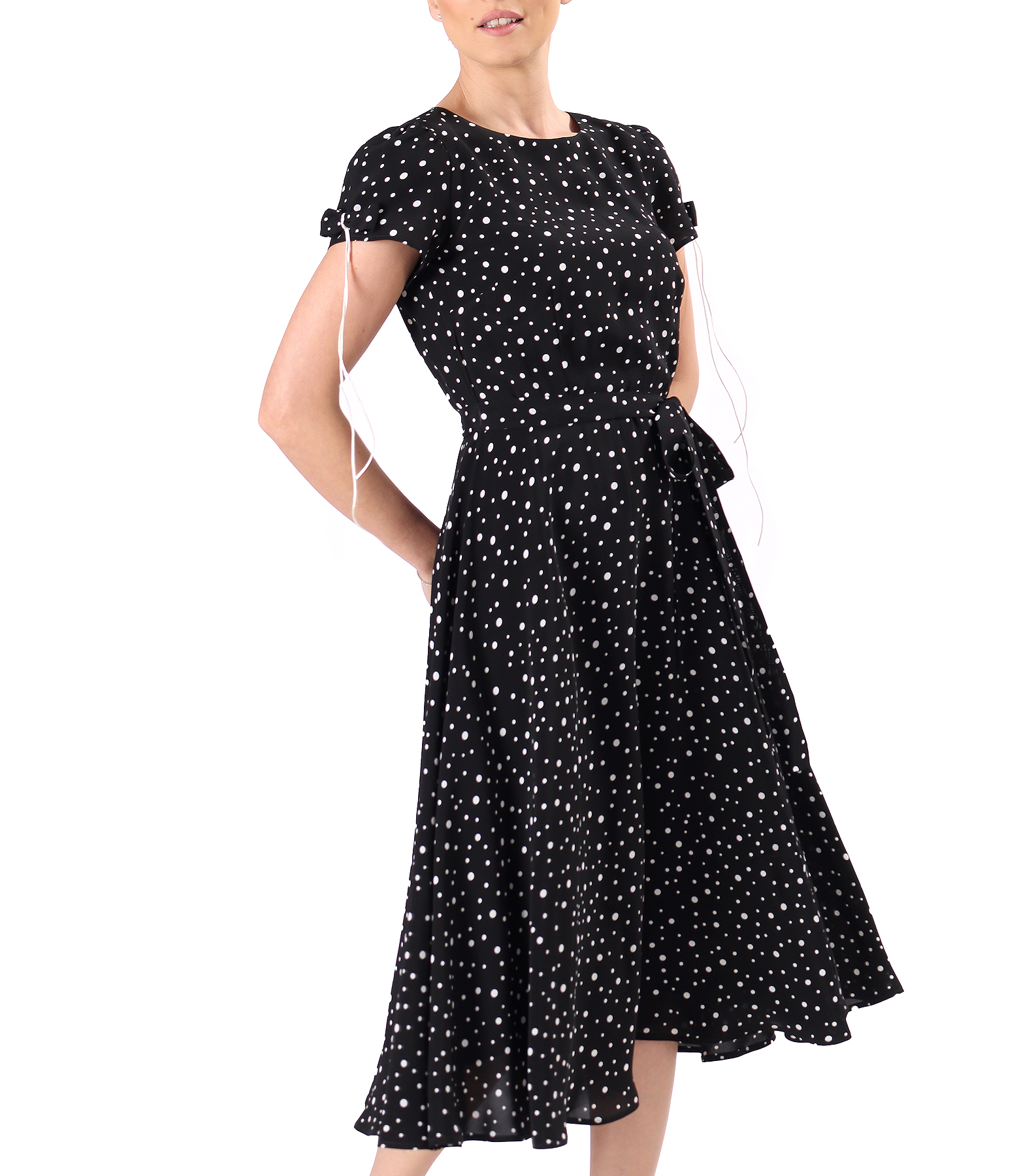 Elegant viscose dress printed with polka dots