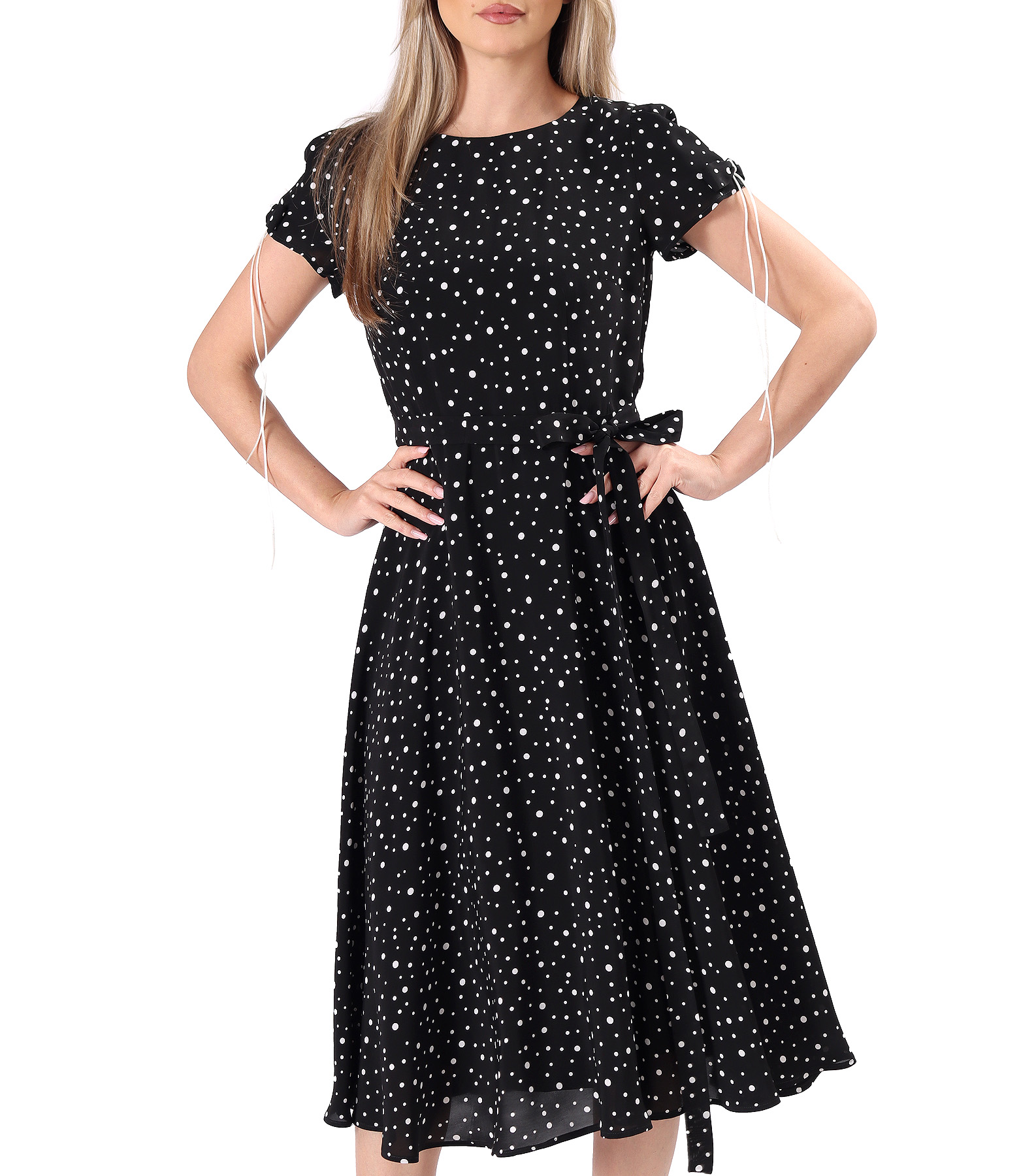Elegant viscose dress printed with polka dots
