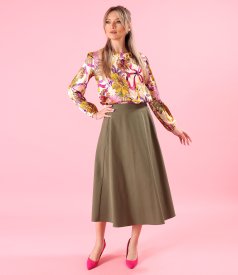 Elegant satin viscose blouse printed with floral motifs