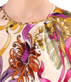 Elegant satin viscose blouse printed with floral motifs