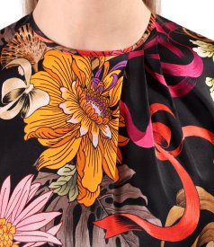 Elegant satin viscose blouse printed with floral motifs