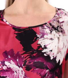 Casual blouse made of natural silk printed with floral motifs