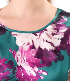 Casual blouse made of natural silk printed with floral motifs