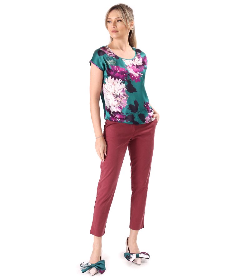 Casual blouse made of natural silk printed with floral motifs