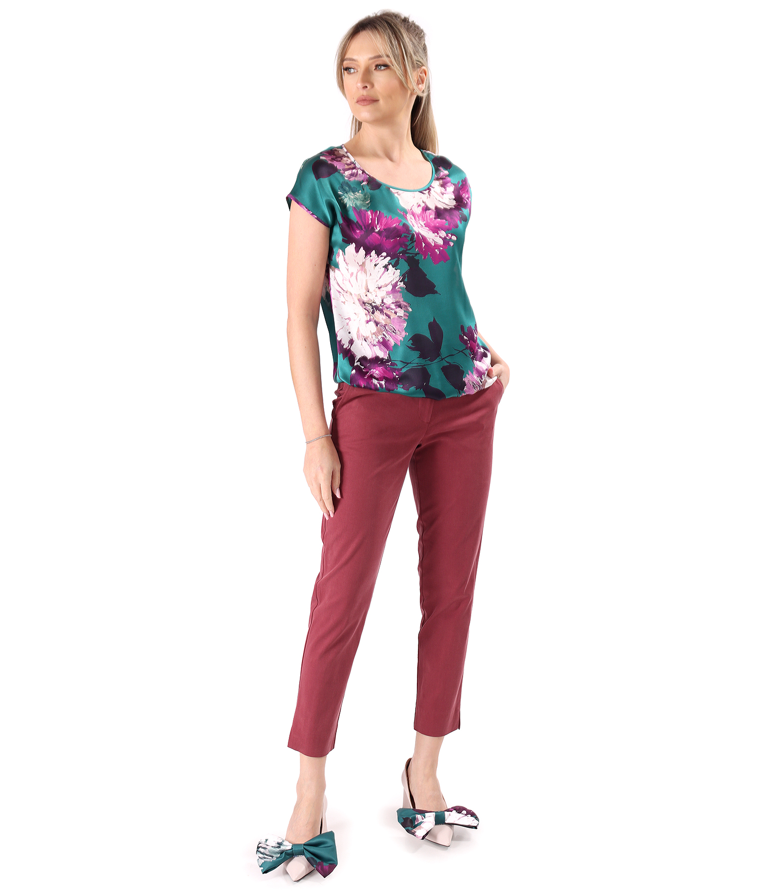 Casual blouse made of natural silk printed with floral motifs