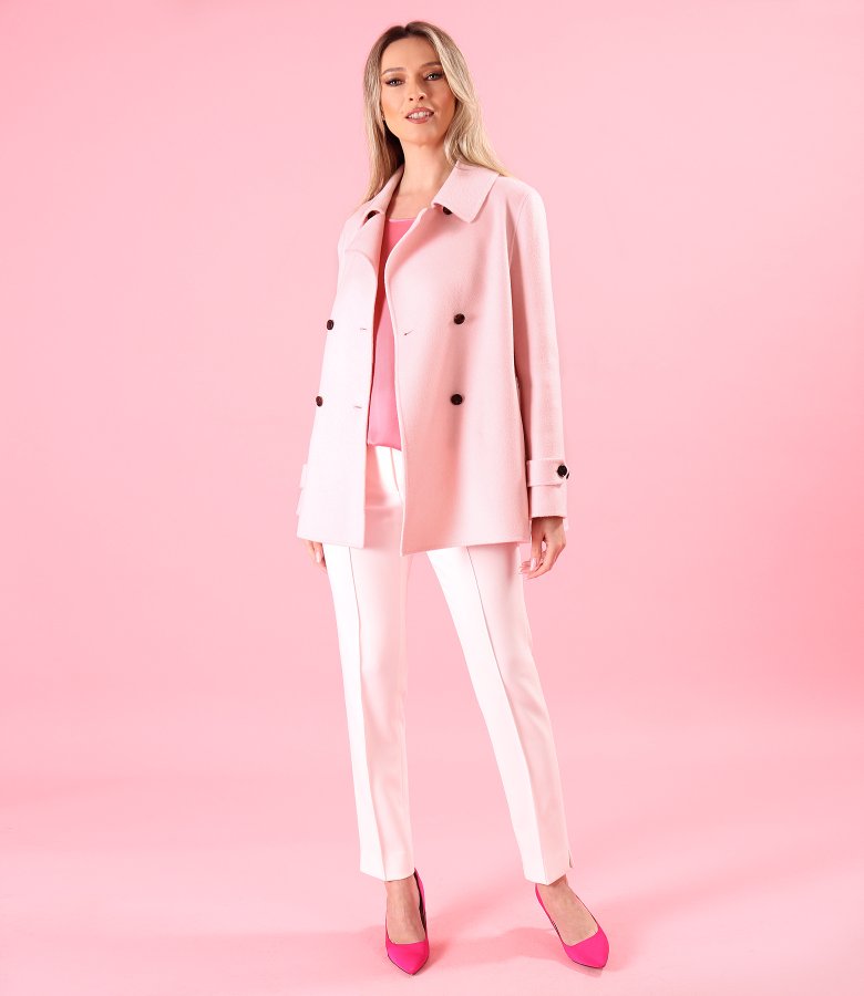 Elegant short jacket made of wool and cashmere