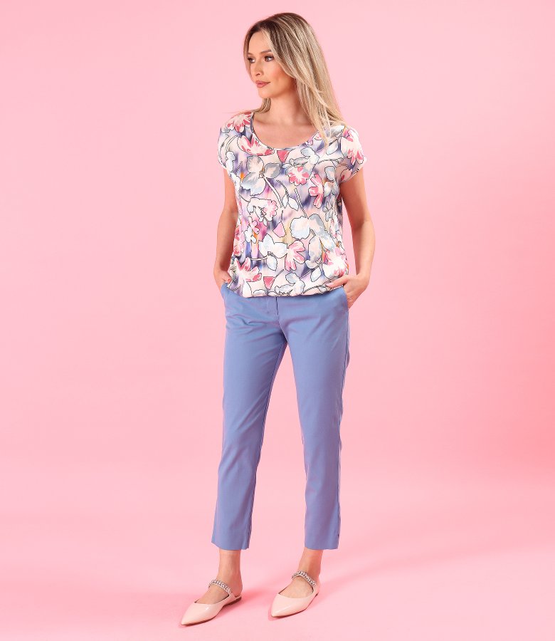 Casual blouse made of satin viscose printed with floral motifs
