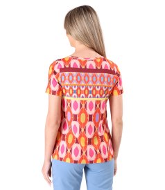 Elastic jersey blouse printed with geometric motifs