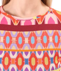 Elastic jersey blouse printed with geometric motifs