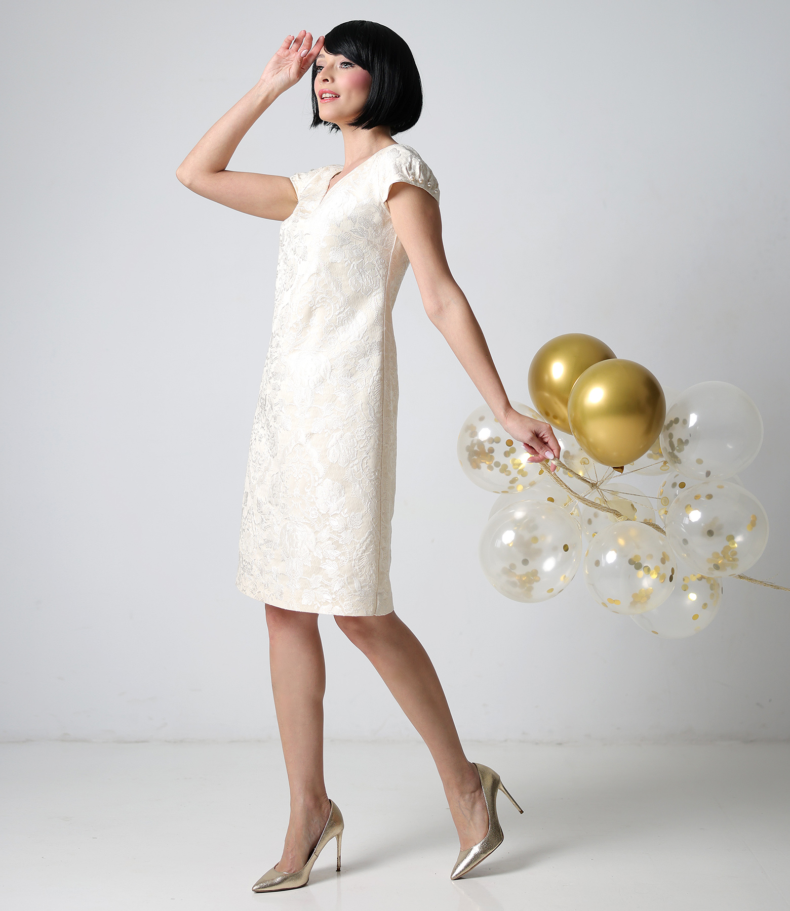 Brocade elegant dress with floral motifs